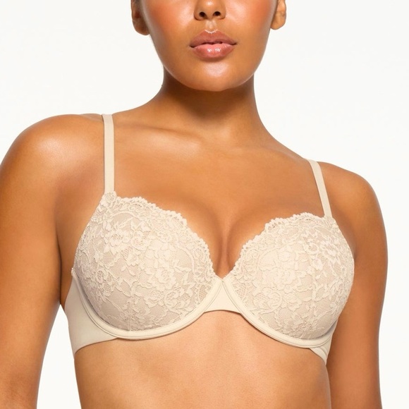 Skims FITS EVERYBODY LACE
T-SHIRT BRA nwt - Picture 1 of 4